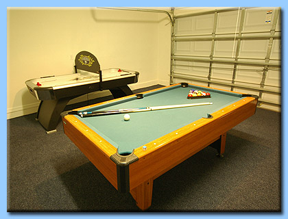 The snooker and air hockey game in the Holiday Villa�s games room.